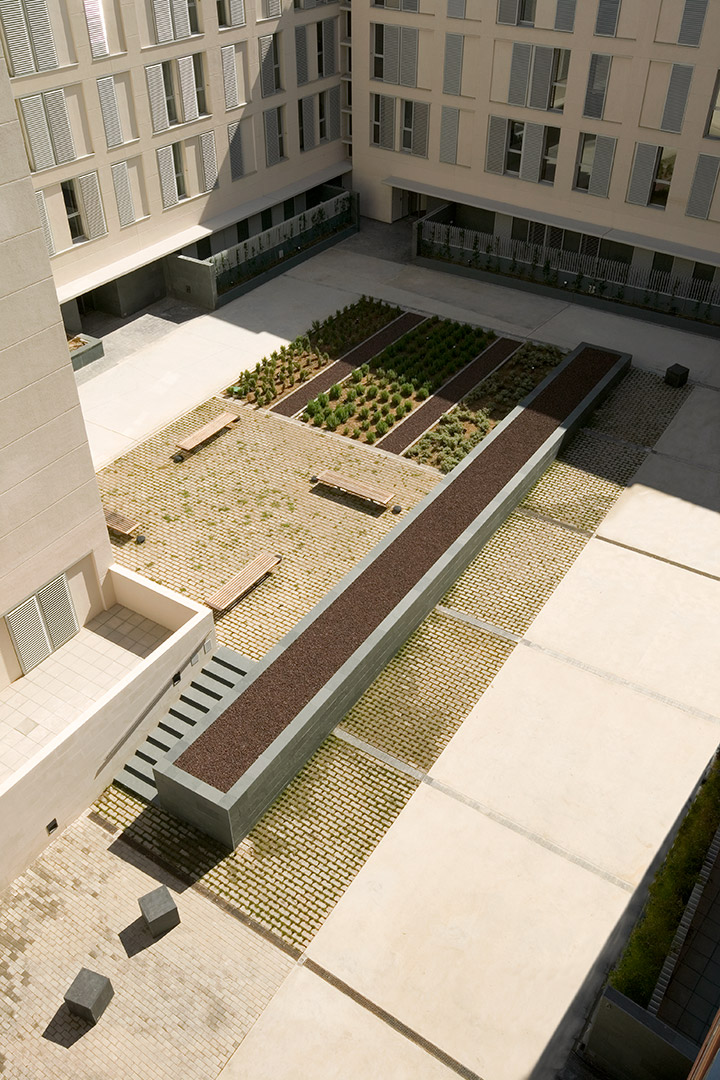 Uriach - Housing and public space